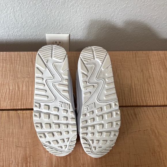 Nike Air Max White Sneakers Excellent Condition - Picture 4 of 4